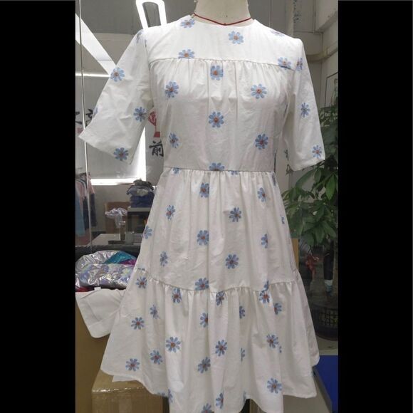 White & Blue Daisy Embroidered Poplin babydoll Mini Dress size S summer dress - Picture 3 of 5